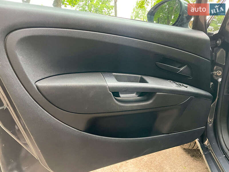 Хэтчбек Fiat Grande Punto 2011 в Киеве