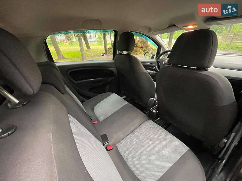 Хэтчбек Fiat Grande Punto 2011 в Киеве