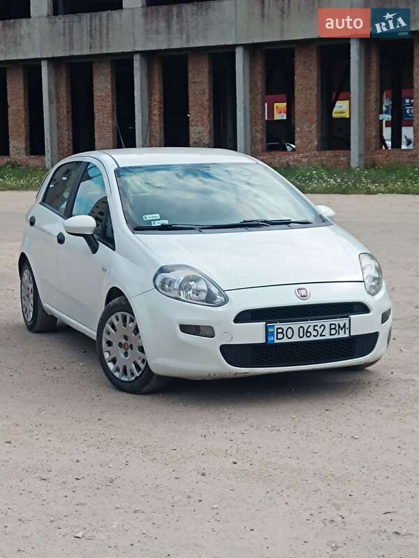Хэтчбек Fiat Grande Punto 2012 в 