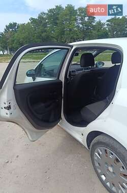 Хэтчбек Fiat Grande Punto 2012 в 