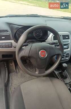 Хэтчбек Fiat Grande Punto 2012 в 