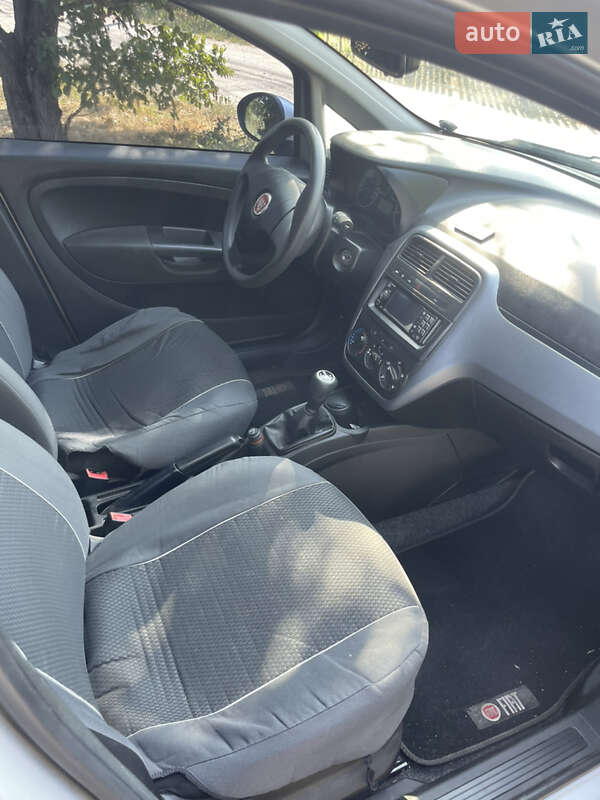 Хэтчбек Fiat Grande Punto 2010 в Днепре