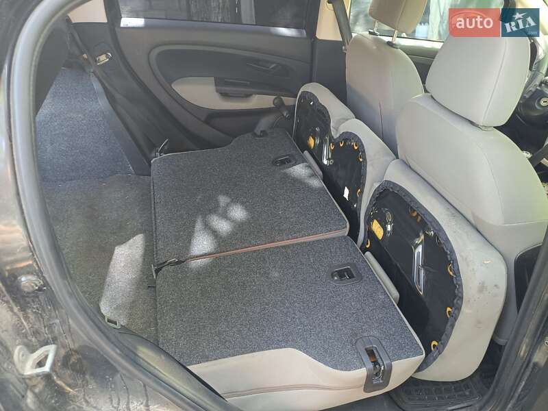 Хетчбек Fiat Grande Punto 2006 в Кривому Розі фото 21 Хетчбек Fiat Grande Punto 2006 в Кривому Розі