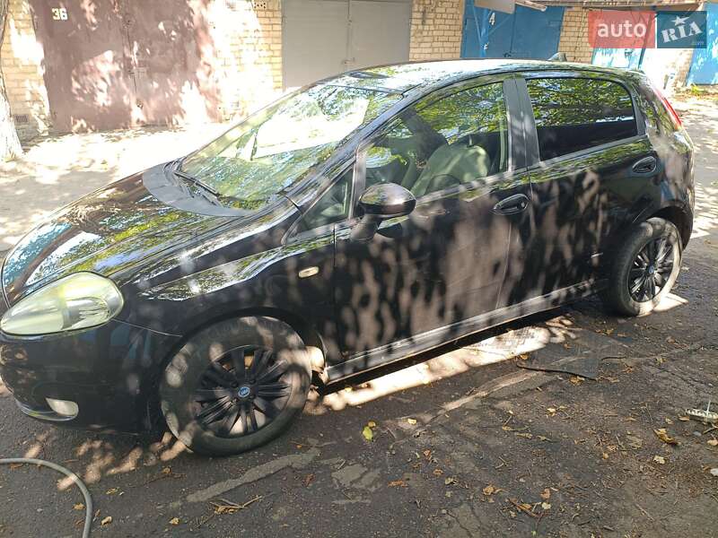 Хетчбек Fiat Grande Punto 2006 в Кривому Розі фото 25 Хетчбек Fiat Grande Punto 2006 в Кривому Розі