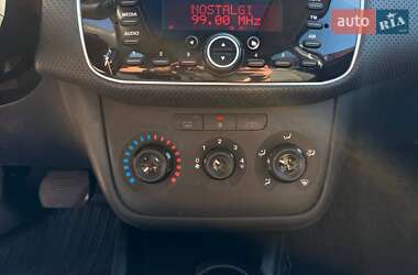 Хэтчбек Fiat Grande Punto 2011 в 