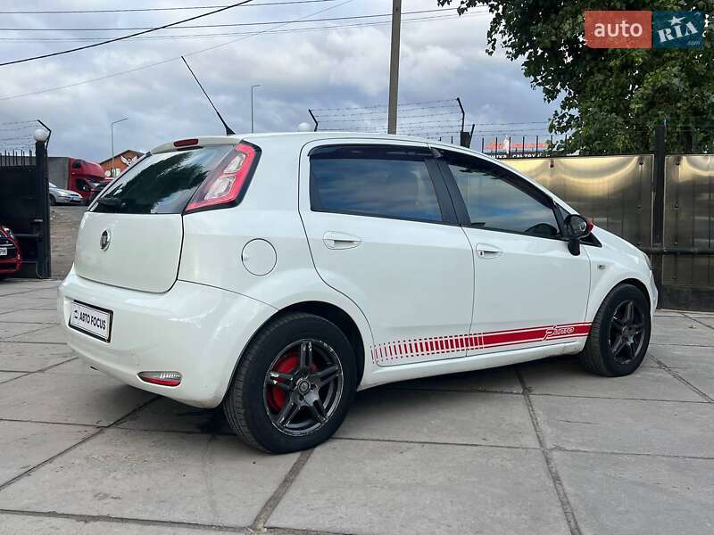 Хэтчбек Fiat Grande Punto 2012 в Киеве