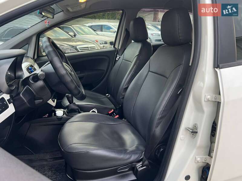 Хэтчбек Fiat Grande Punto 2012 в Киеве