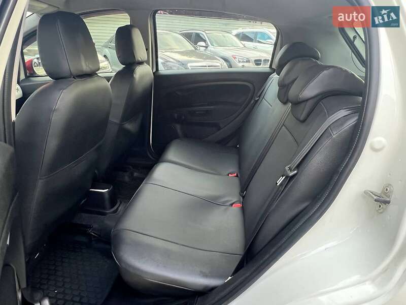 Хэтчбек Fiat Grande Punto 2012 в Киеве