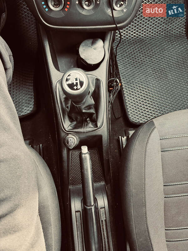 Хетчбек Fiat Grande Punto 2011 в Жовкві