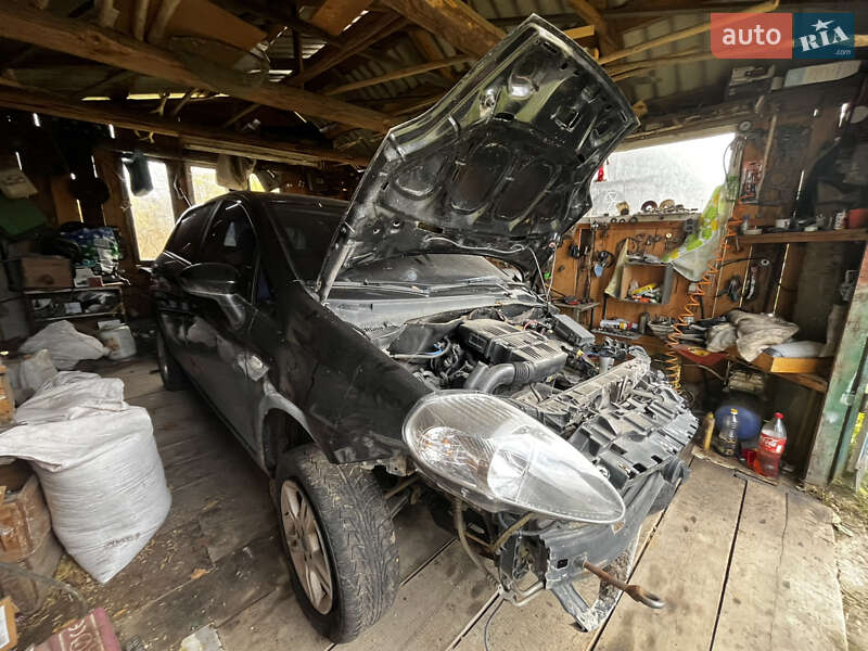 Хетчбек Fiat Grande Punto 2006 в Олевську фото Хетчбек Fiat Grande Punto 2006 в Олевську