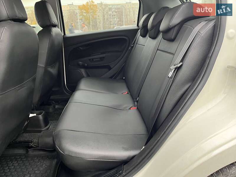 Хетчбек Fiat Grande Punto 2012 в Києві фото 8 Хетчбек Fiat Grande Punto 2012 в Києві