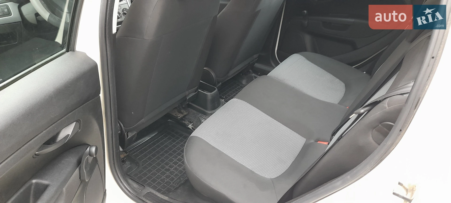 2011 Fiat Punto - мініатюра 14