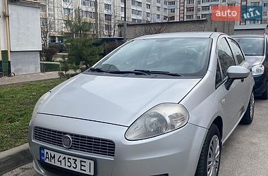 Хэтчбек Fiat Grande Punto 2010 в Вишневом