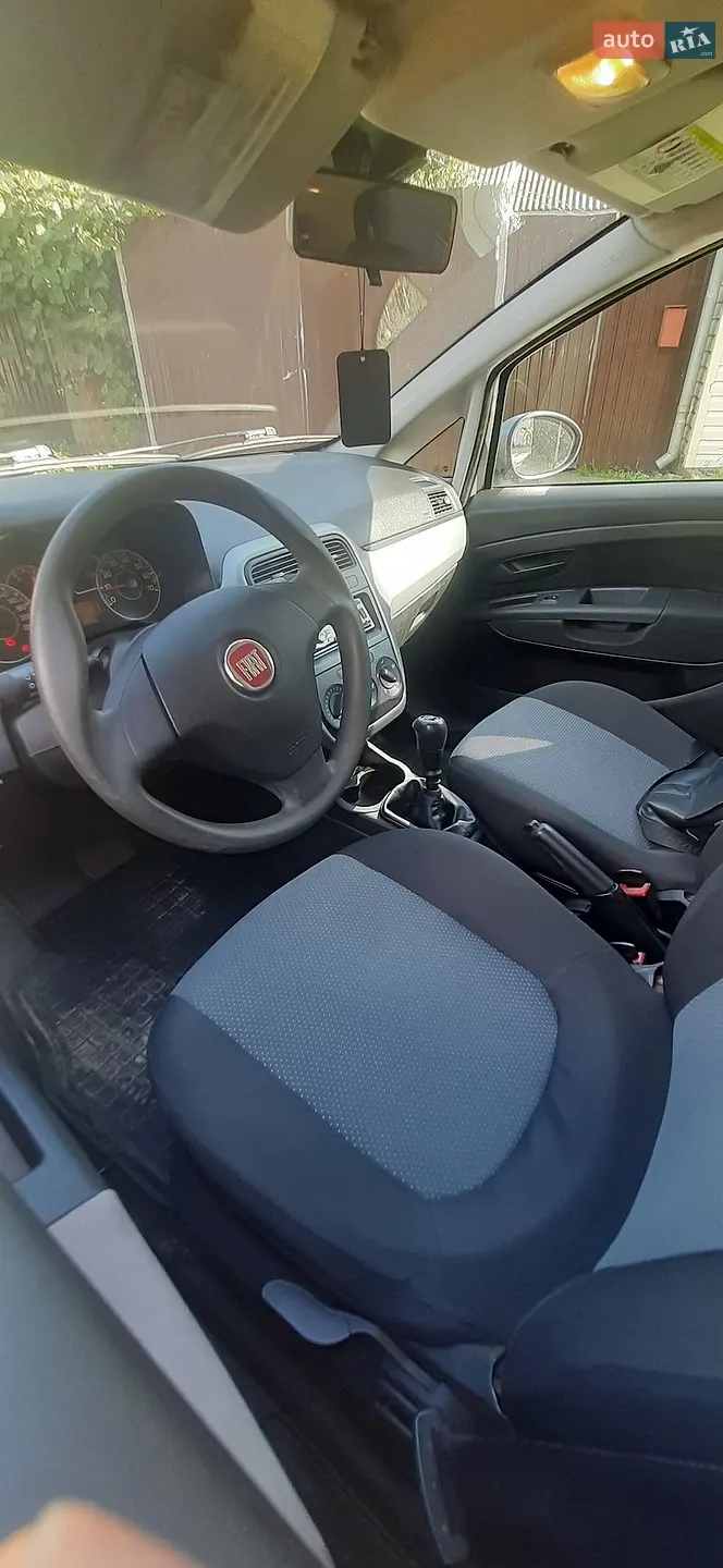 2010 Fiat Punto - мініатюра 10