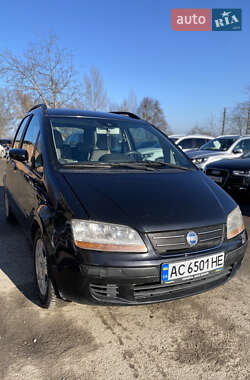 Минивэн Fiat Idea 2004 в 