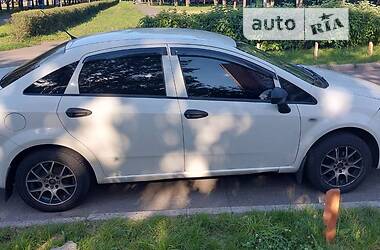 Седан Fiat Linea 2012 в Бучі