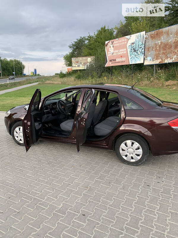 Седан Fiat Linea 2012 в Тернополе