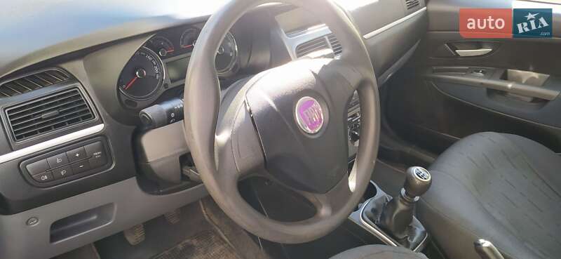 Седан Fiat Linea 2009 в Львове