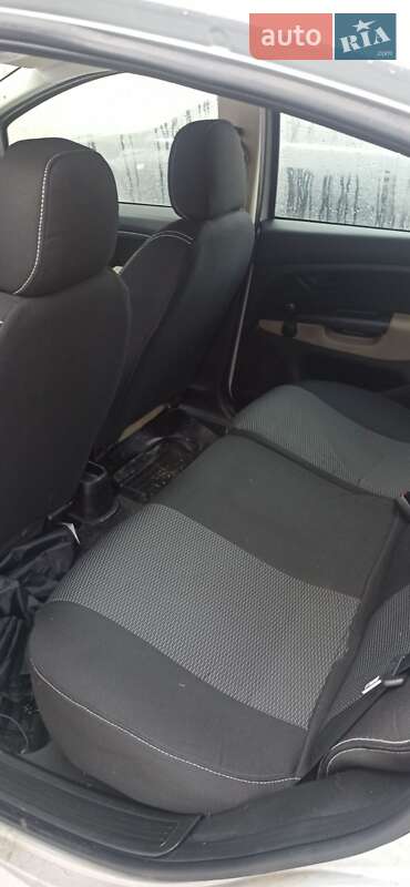 Седан Fiat Linea 2009 в Воловце