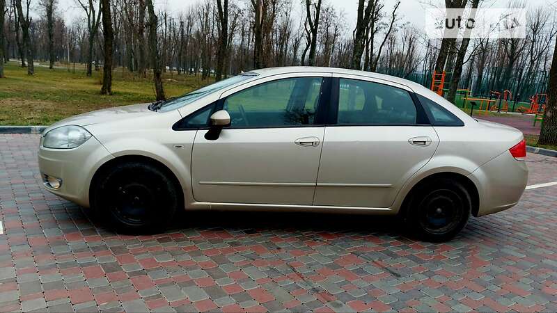 Седан Fiat Linea 2008 в 
