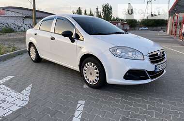 Седан Fiat Linea 2013 в Новояворовске