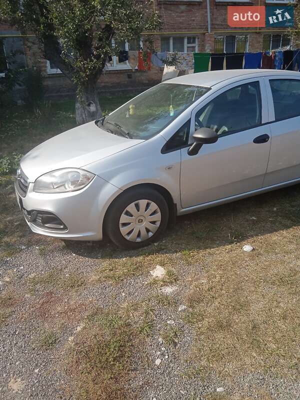 Седан Fiat Linea 2013 в Корсунь-Шевченківському