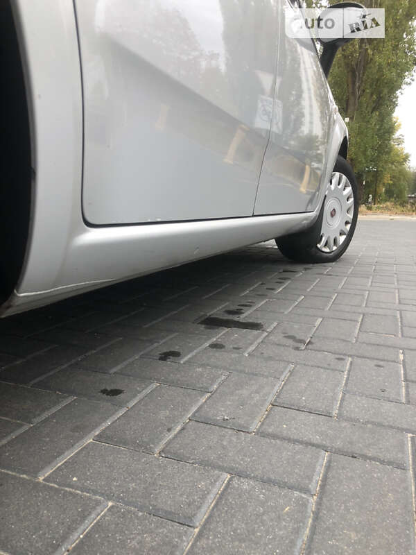 Седан Fiat Linea 2013 в Киеве фото 7 Седан Fiat Linea 2013 в Киеве