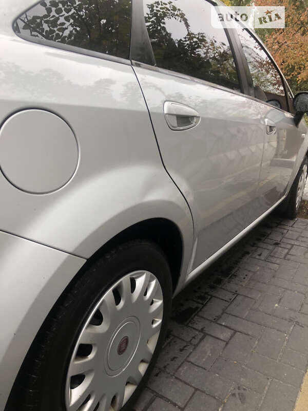 Седан Fiat Linea 2013 в Киеве фото 9 Седан Fiat Linea 2013 в Киеве