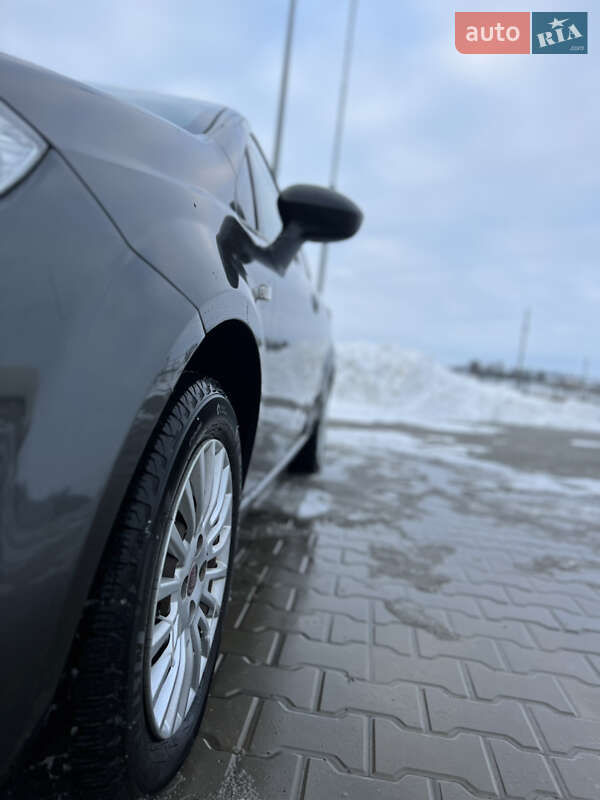 Седан Fiat Linea 2009 в Горохове