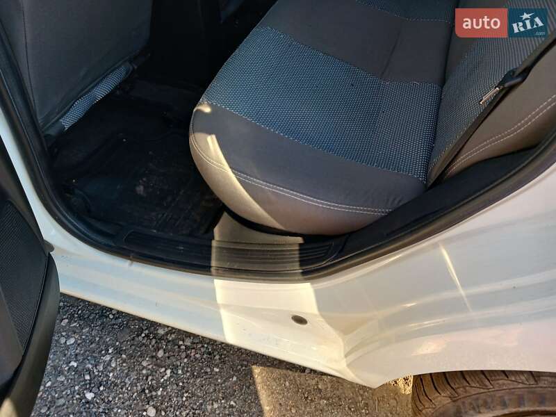 Седан Fiat Linea 2013 в Дніпрі