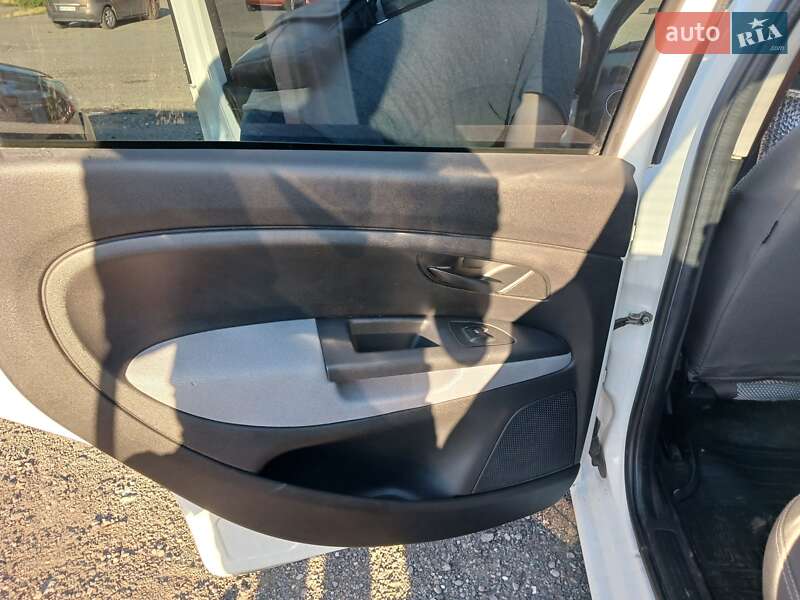 Седан Fiat Linea 2013 в Дніпрі