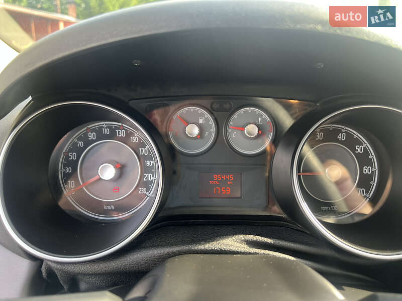 Седан Fiat Linea 2013 в Львове