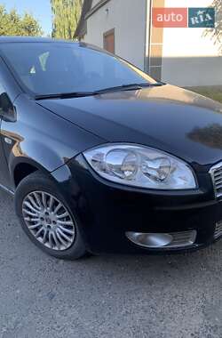 Седан Fiat Linea 2010 в 