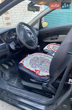 Седан Fiat Linea 2010 в 