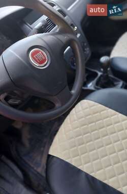 Седан Fiat Linea 2010 в 