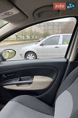 Седан Fiat Linea 2008 в 