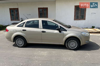 Седан Fiat Linea 2012 в Вараші