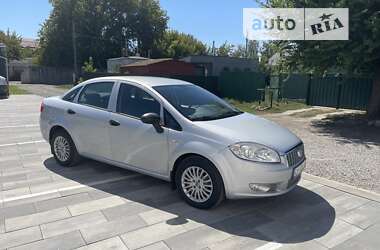 Седан Fiat Linea 2011 в Смілі