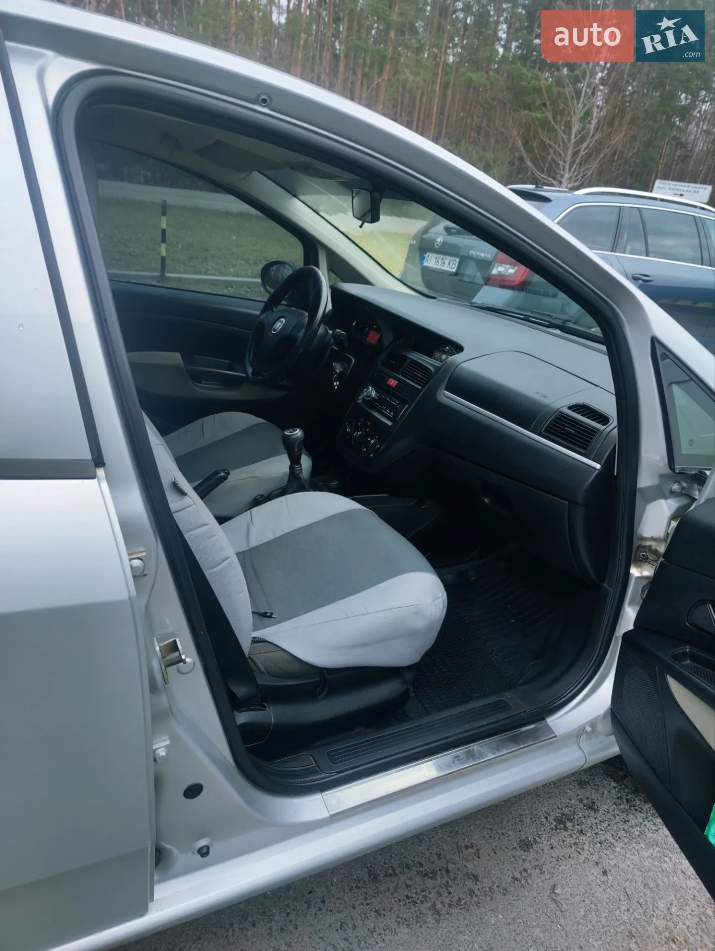 2010 Fiat Linea - мініатюра 11