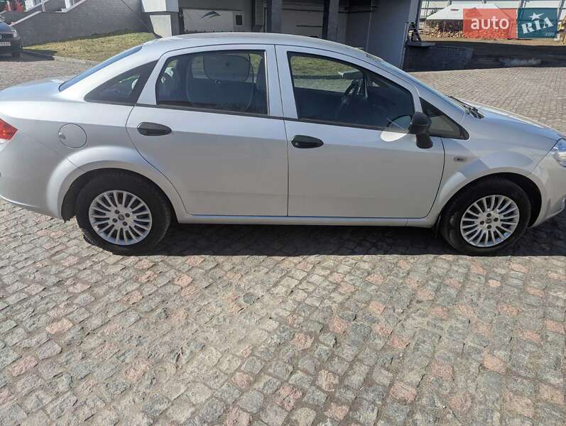 Седан Fiat Linea 2009 в Львове