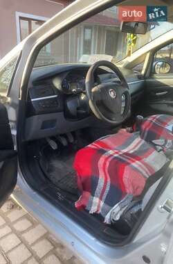 Седан Fiat Linea 2012 в 