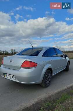 Седан Fiat Linea 2012 в 