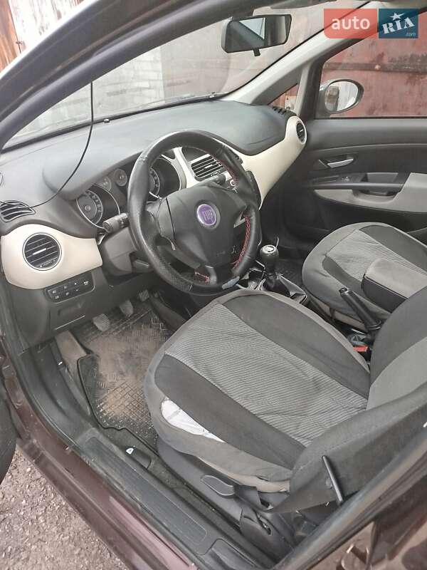 Седан Fiat Linea 2013 в Запорожье фото 3 Седан Fiat Linea 2013 в Запорожье