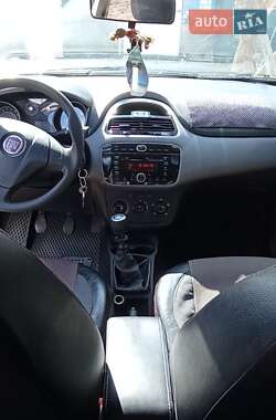 Седан Fiat Linea 2013 в 