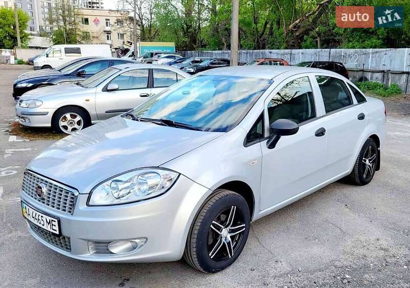 Седан Fiat Linea 2012 в 