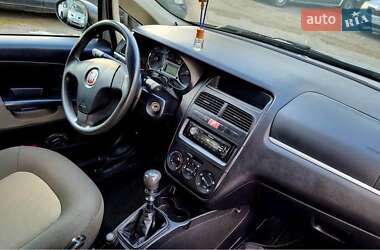 Седан Fiat Linea 2012 в 