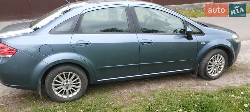 Седан Fiat Linea 2009 в Львове