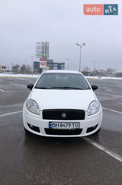 Седан Fiat Linea 2012 в 