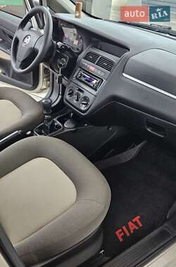 Седан Fiat Linea 2010 в 