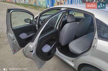 Седан Fiat Linea 2013 в 